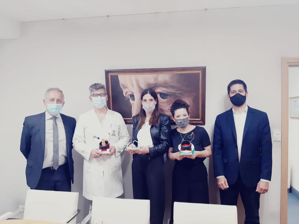 J&J MedTech entregó simuladores quirúrgicos a Fundación Favaloro